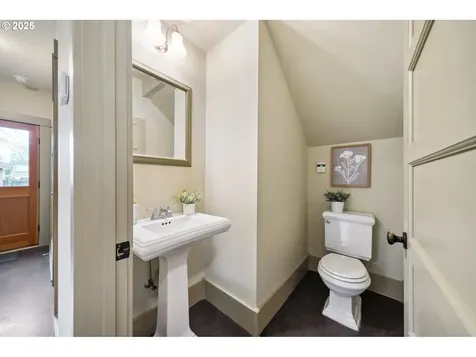 235 NE Jefferson Street Hillsboro OR 97124