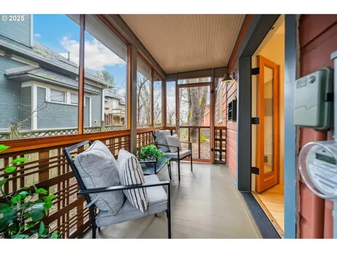 235 NE Jefferson Street Hillsboro OR 97124