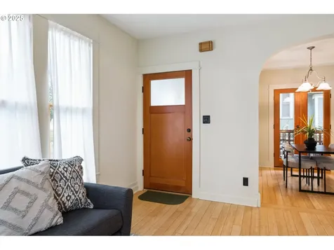 235 NE Jefferson Street Hillsboro OR 97124