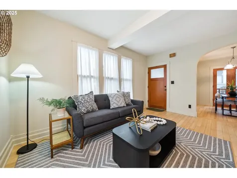 235 NE Jefferson Street Hillsboro OR 97124