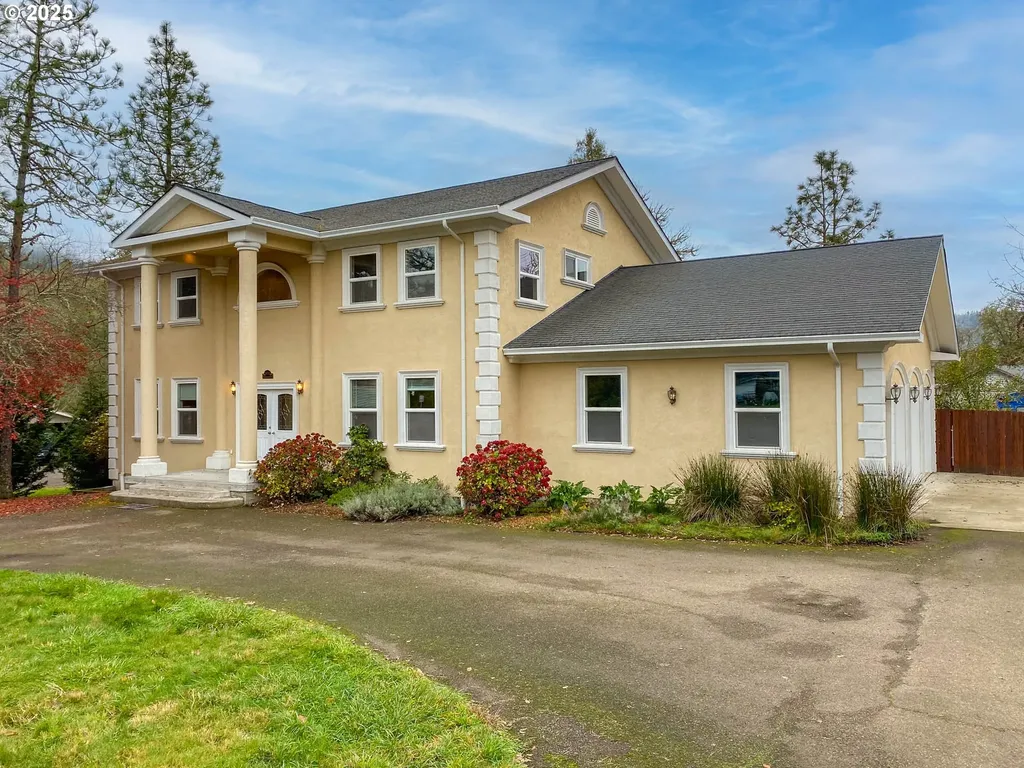 3133 NE Douglas Avenue Roseburg OR 97470