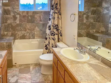 3133 NE Douglas Avenue Roseburg OR 97470