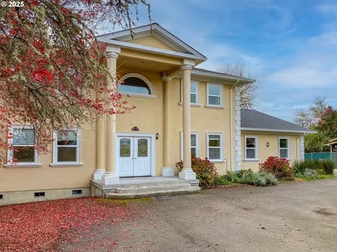 3133 NE Douglas Avenue Roseburg OR 97470
