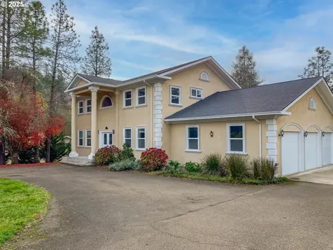 3133 NE Douglas Avenue Roseburg OR 97470