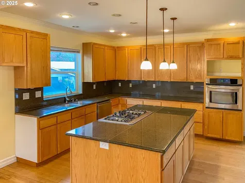 3133 NE Douglas Avenue Roseburg OR 97470