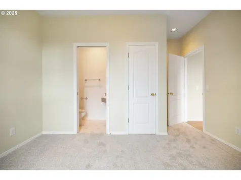 9109 SW 180th Place Beaverton OR 97007