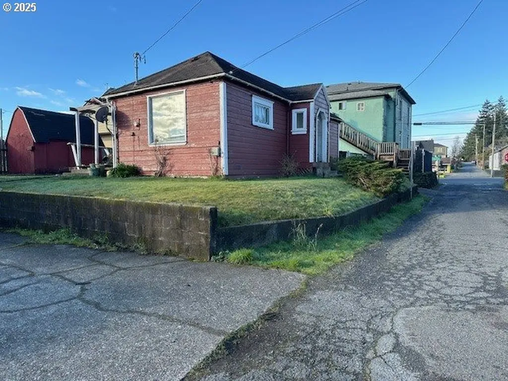 649 Colorado Avenue North Bend OR 97459