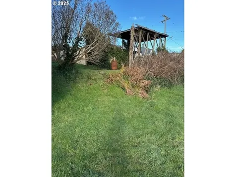 649 Colorado Avenue North Bend OR 97459
