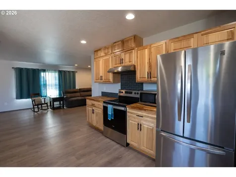 2897 Game Farm Road Springfield OR 97477