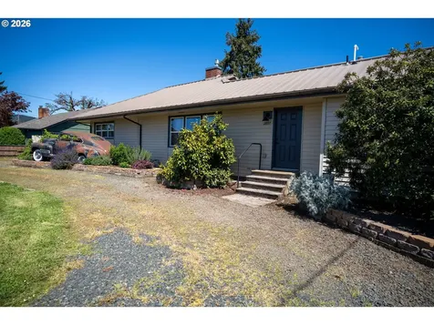 2897 Game Farm Road Springfield OR 97477