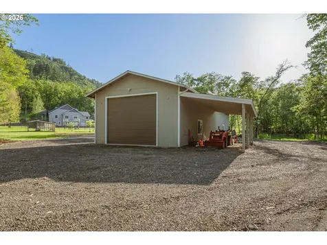 2700 Melrose Road Roseburg OR 97471