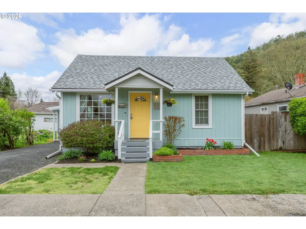 739 W Wharton Street Roseburg OR 97471