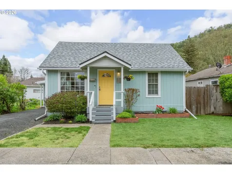 739 W Wharton Street Roseburg OR 97471