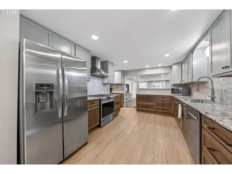 739 W Wharton Street Roseburg OR 97471
