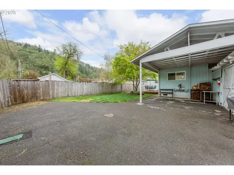 739 W Wharton Street Roseburg OR 97471