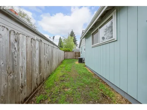 739 W Wharton Street Roseburg OR 97471