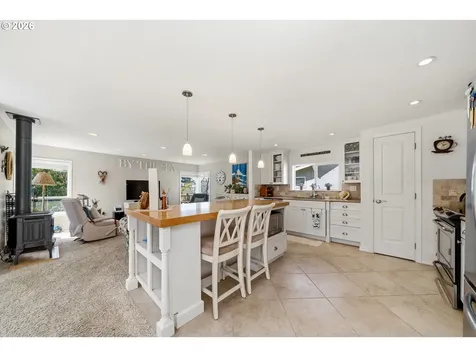 610 S Anchor Street Rockaway Beach OR 97136