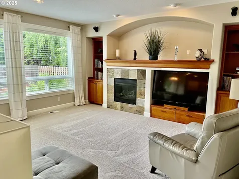 342 SE 15th Place Canby OR 97013