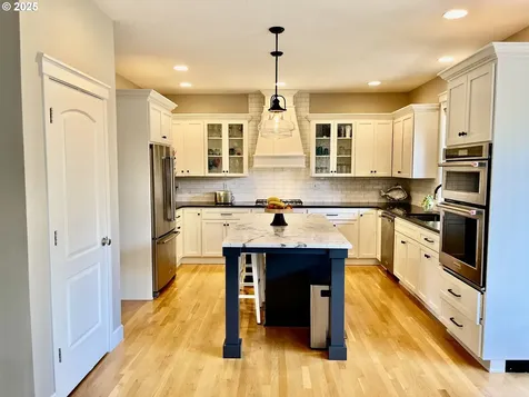 342 SE 15th Place Canby OR 97013