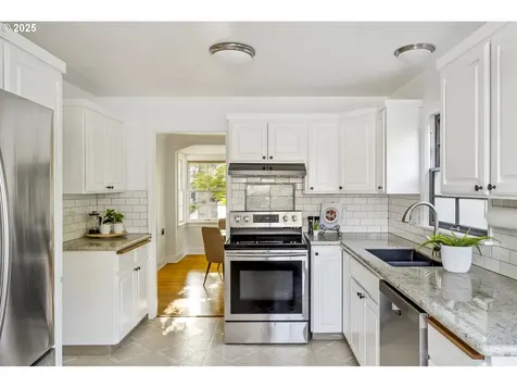2424 NE 21st Avenue Portland OR 97212