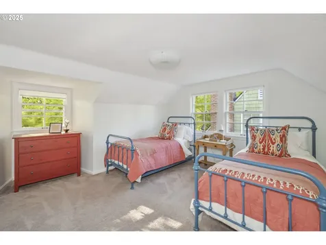 2424 NE 21st Avenue Portland OR 97212