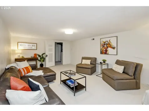 2424 NE 21st Avenue Portland OR 97212