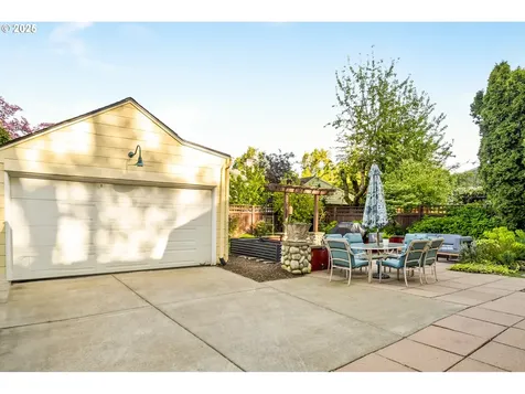 2424 NE 21st Avenue Portland OR 97212