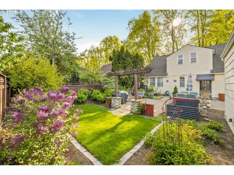 2424 NE 21st Avenue Portland OR 97212