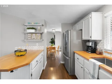 17704 SE 23rd Street Vancouver WA 98683
