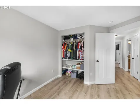17704 SE 23rd Street Vancouver WA 98683