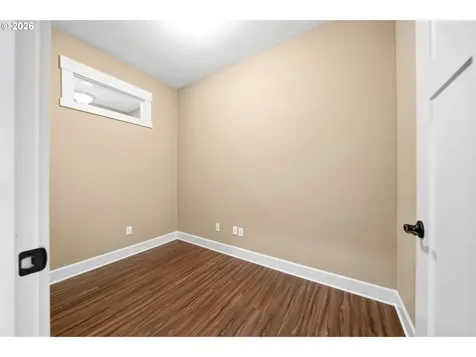 787 E Roosevelt Street Carlton OR 97111