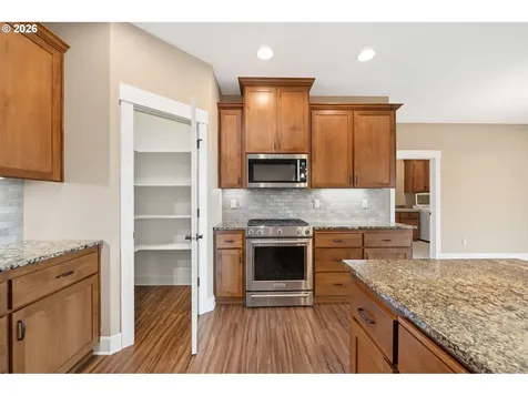 787 E Roosevelt Street Carlton OR 97111