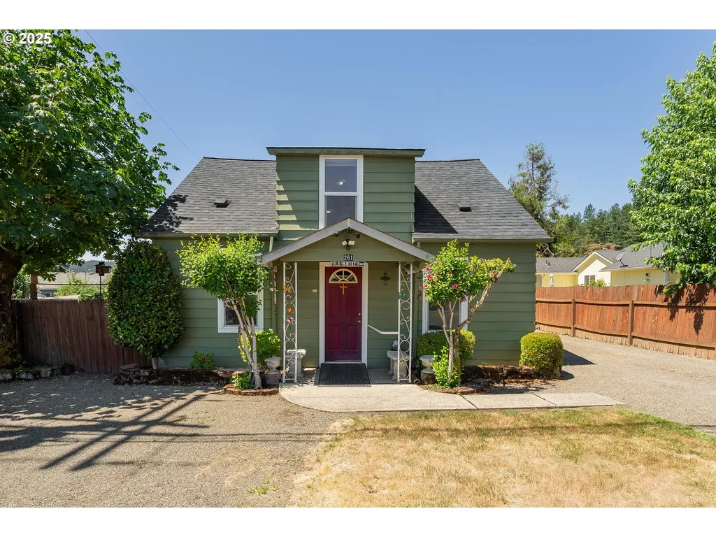 261 Pine Street Sutherlin OR 97479