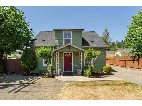 261 Pine Street Sutherlin OR 97479