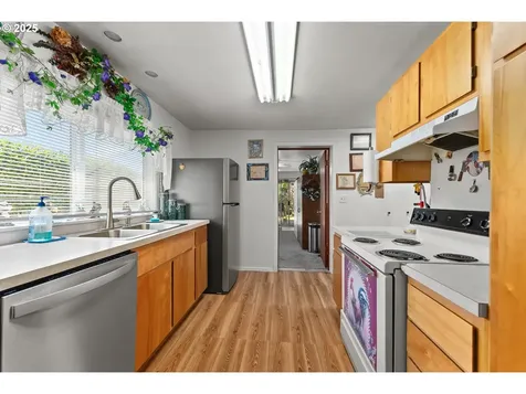 261 Pine Street Sutherlin OR 97479