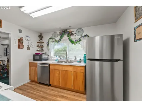 261 Pine Street Sutherlin OR 97479