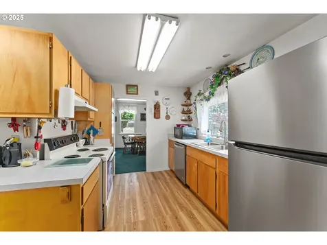 261 Pine Street Sutherlin OR 97479