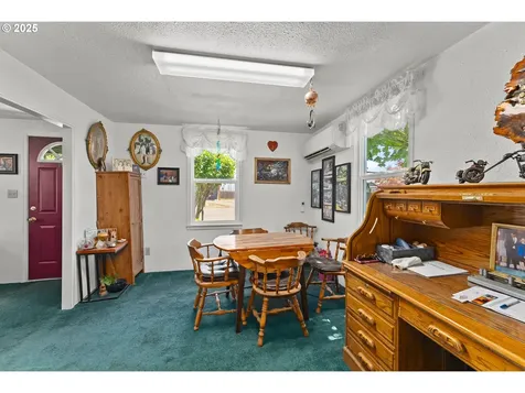 261 Pine Street Sutherlin OR 97479