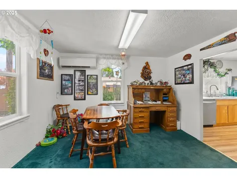 261 Pine Street Sutherlin OR 97479