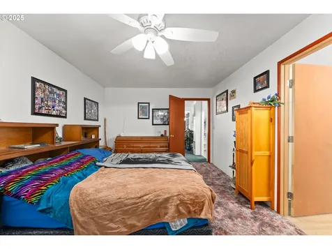 261 Pine Street Sutherlin OR 97479