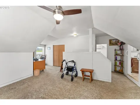 261 Pine Street Sutherlin OR 97479