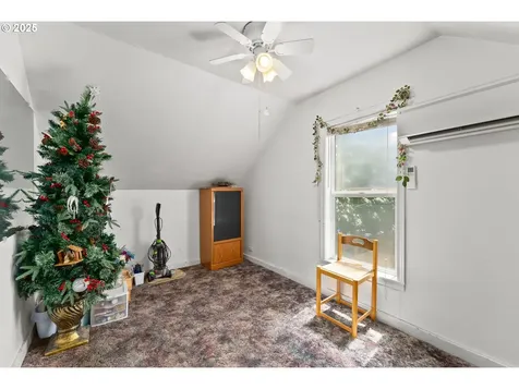 261 Pine Street Sutherlin OR 97479