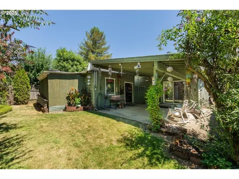 261 Pine Street Sutherlin OR 97479