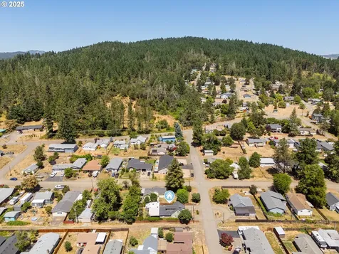 261 Pine Street Sutherlin OR 97479