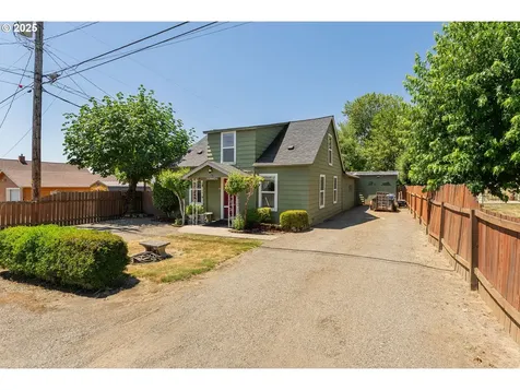 261 Pine Street Sutherlin OR 97479