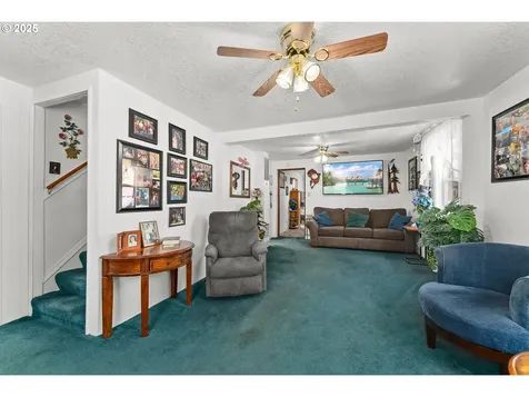 261 Pine Street Sutherlin OR 97479