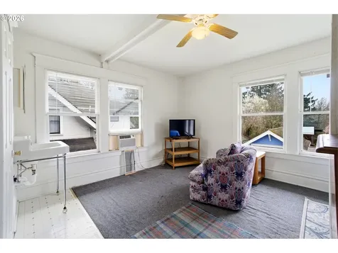 335 SE Baker Street Mcminnville OR 97128