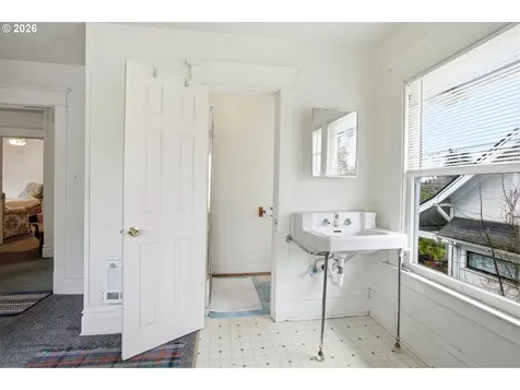 335 SE Baker Street Mcminnville OR 97128
