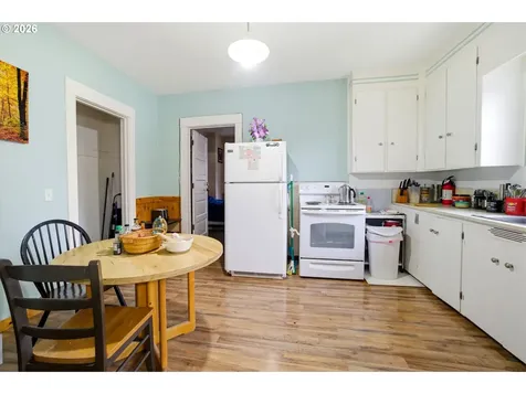 335 SE Baker Street Mcminnville OR 97128