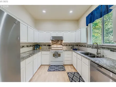 7238 NE Shaleen Street Hillsboro OR 97124